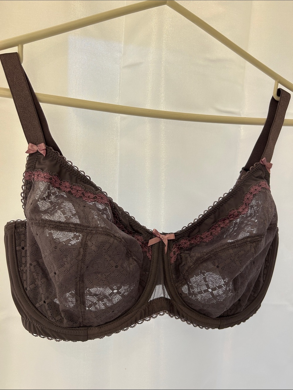 Glamorise Gray Lace Underwire Bra with Pink Accents